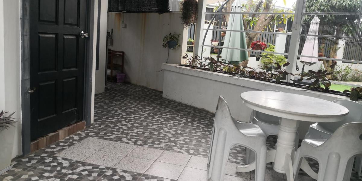 Cottage Garden - Housity