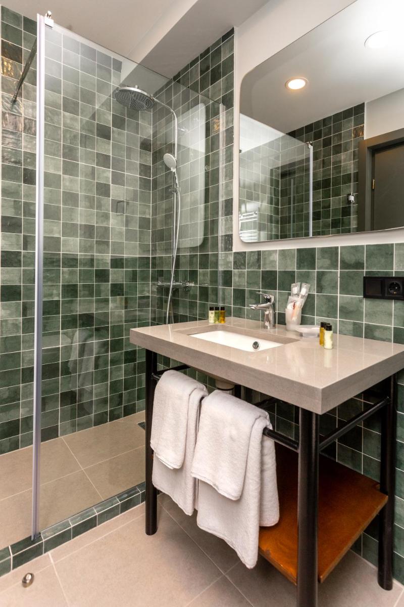 Hotel Flower - Housity