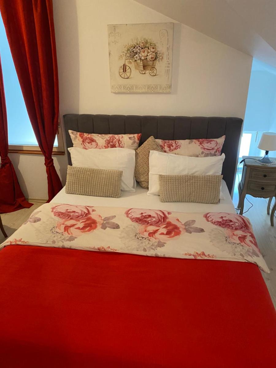 Mickey Mouse & Studio Mini - Housity