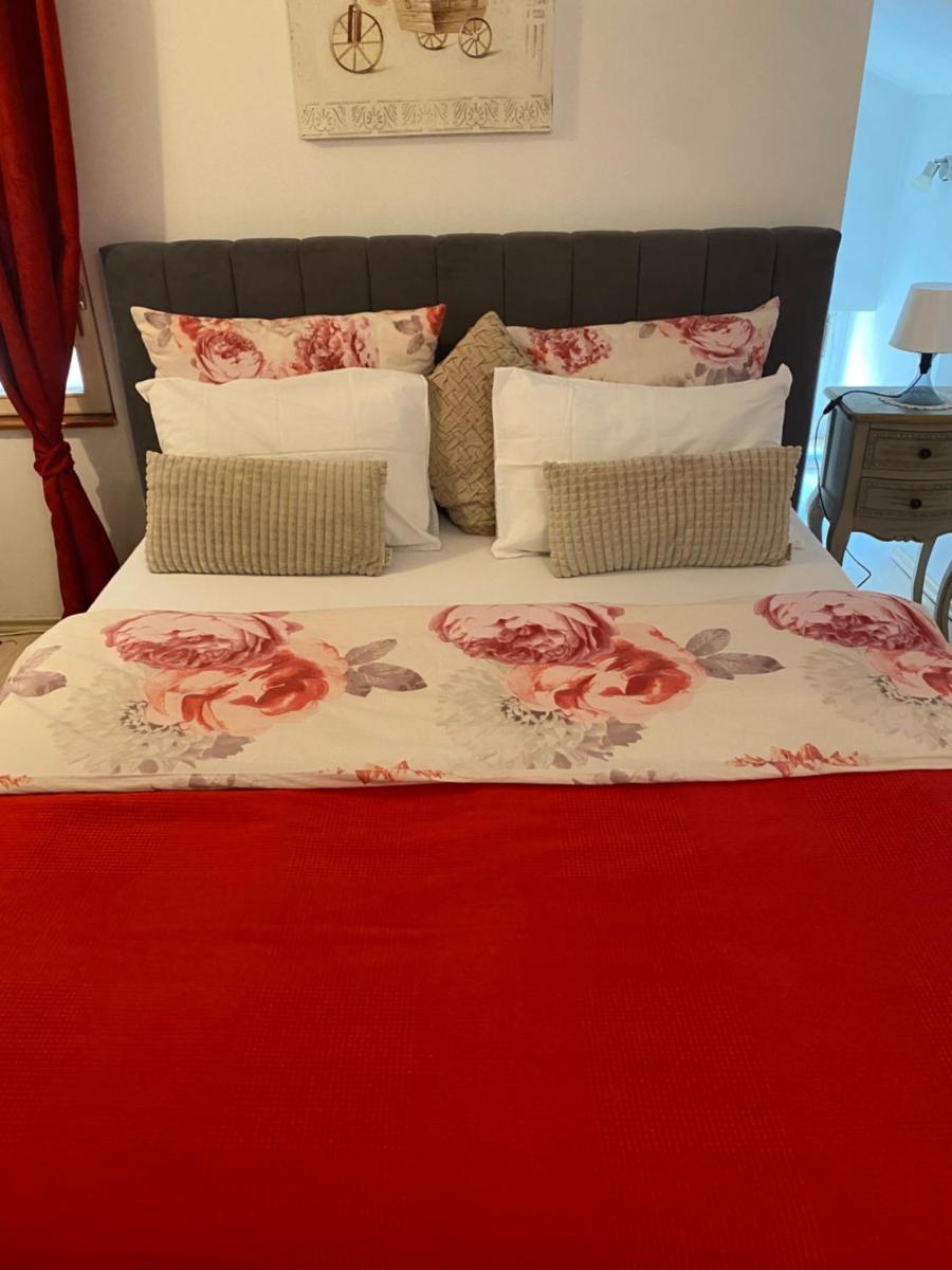 Mickey Mouse & Studio Mini - Housity