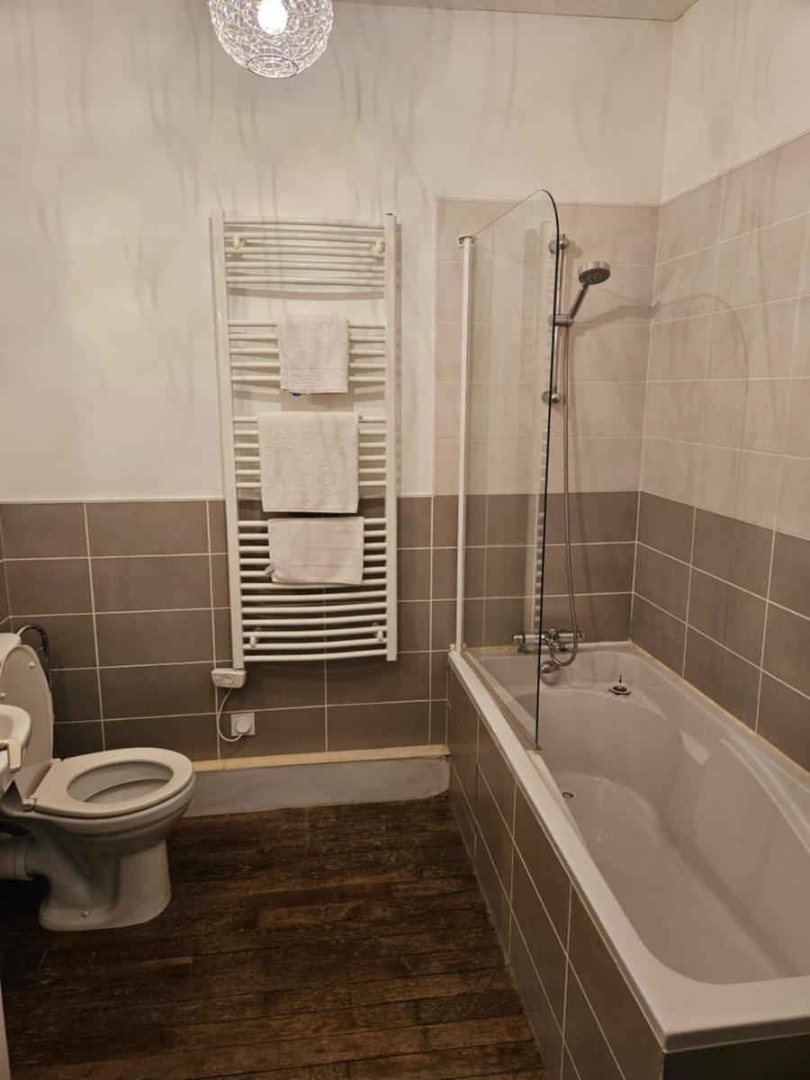 John's B&B - Housity