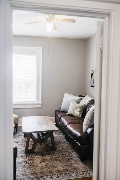 Stephens House-Beautiful Victorian vacation home - Housity