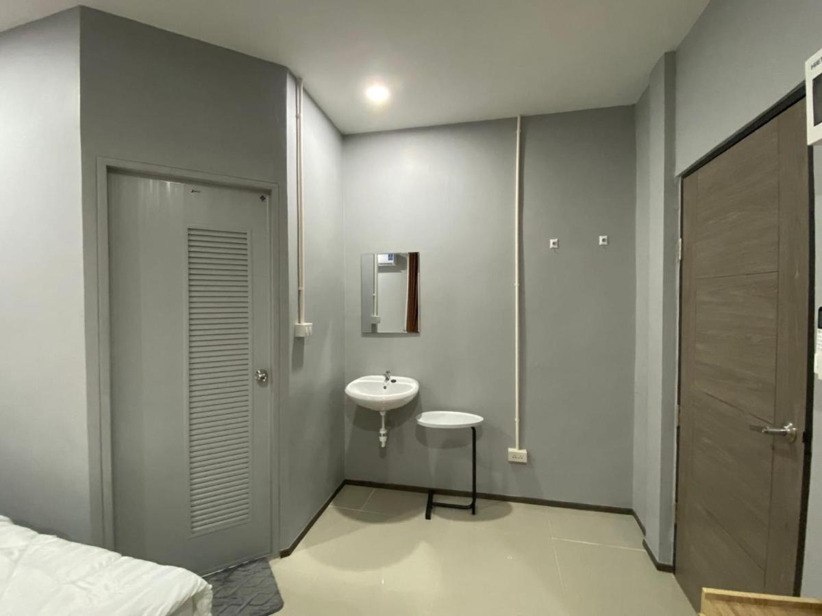 คาเฟ่ เดอ แจ่วบอง รูมแอนด์เซอร์วิส - Housity