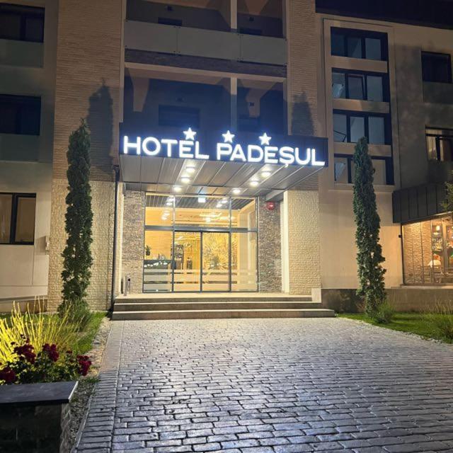 Hotel Padesul - Housity