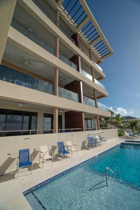 Luxury Ocean front SeaDreams 2 with 7 Mile Beach Views - Hizvo
