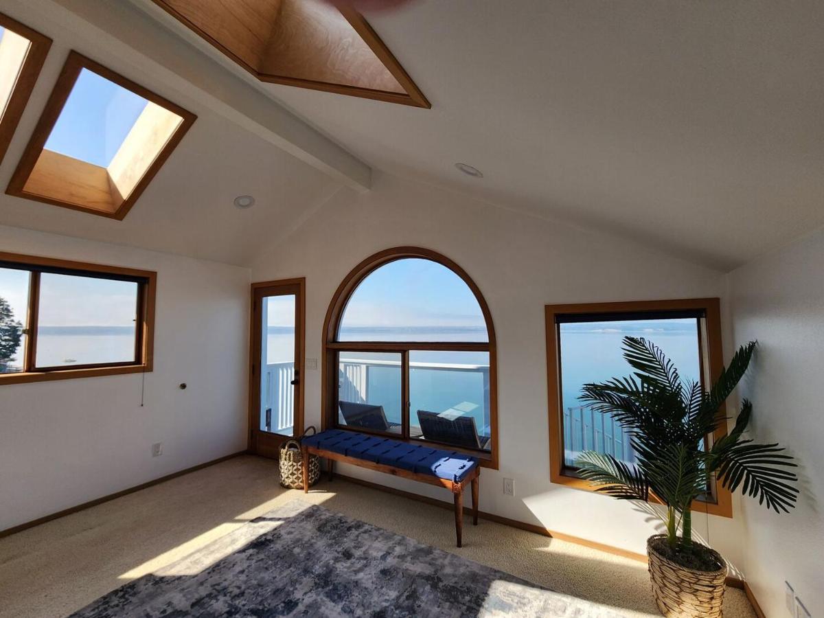 New Warm Beach House Stanwood - Housity