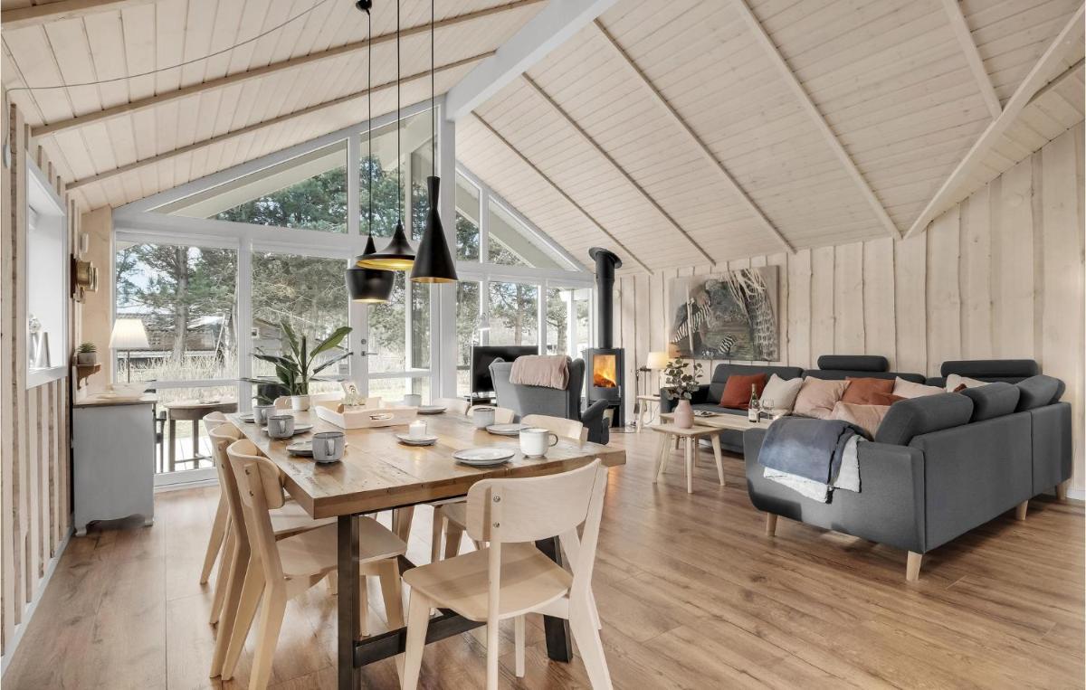 Three-Bedroom Holiday Home In Knebel - Housity