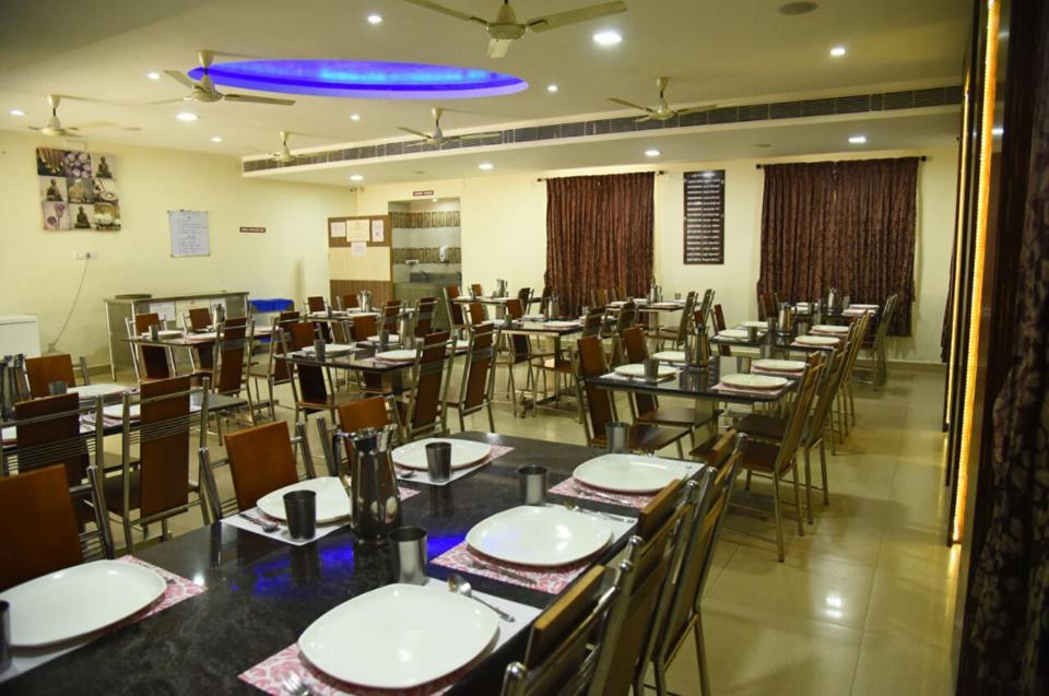 Hotel Shrees, Perundurai - Housity