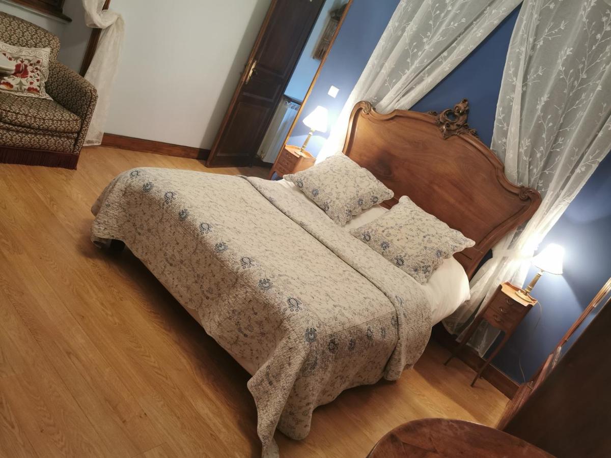 Mes Maisons, Two Gites sleeping 13 with Two Private pools, Kids Room, Laundry, Disco, free WiFi, Linen and Dog's are Welcome - Housity