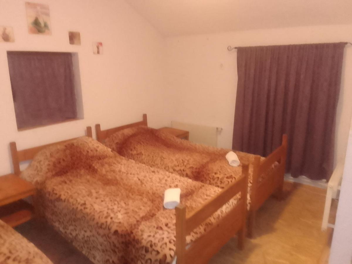 33 Lipe - Housity