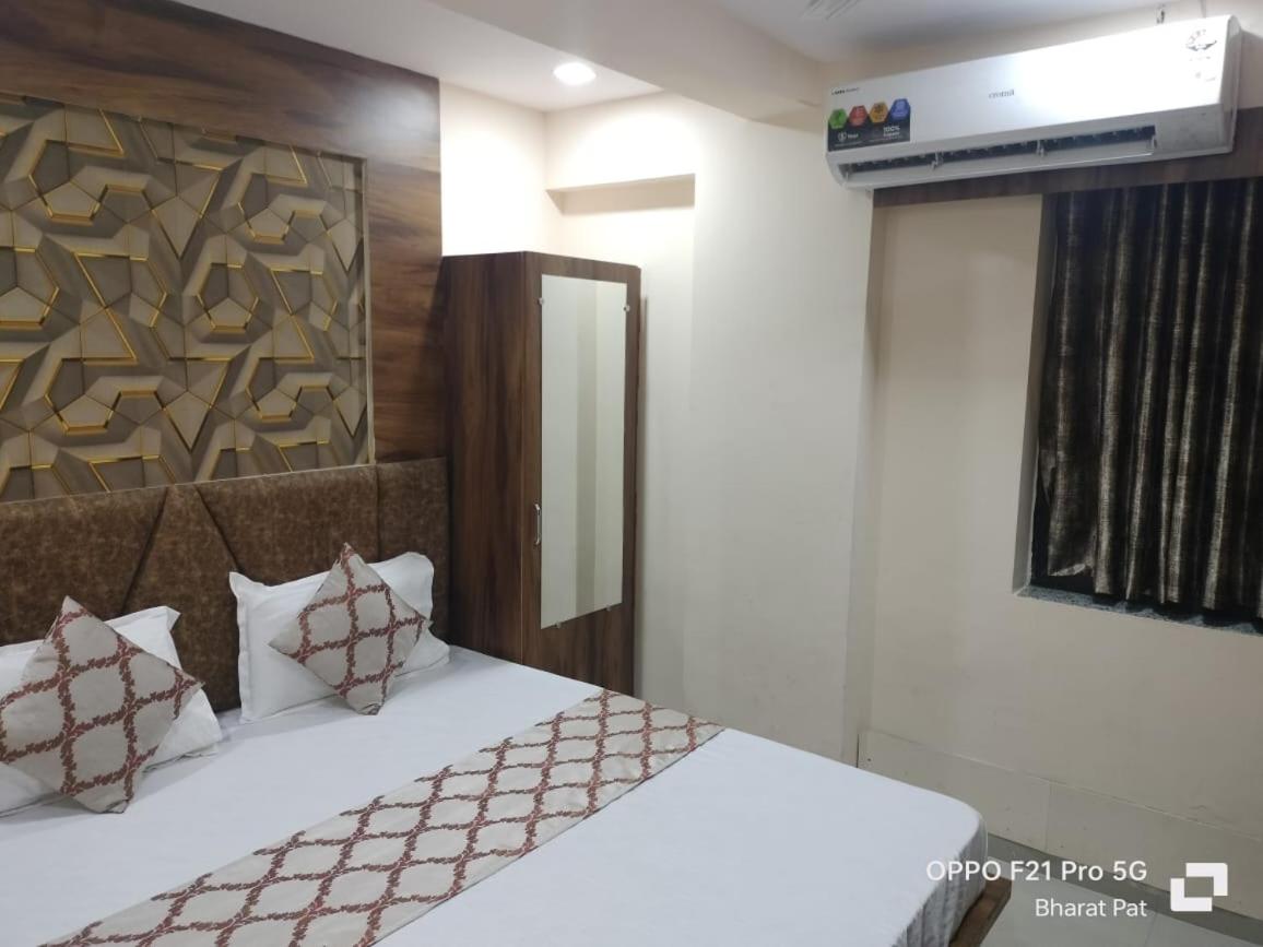 Hotel Dreamland - Housity