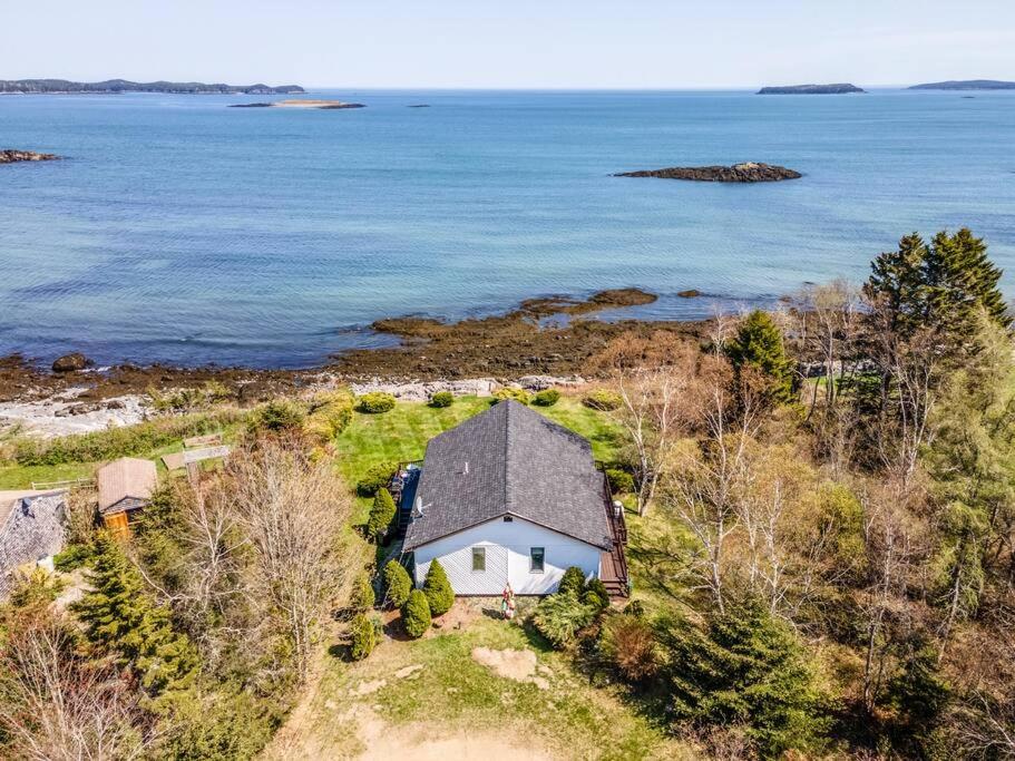 The Lost Lobster Chalet - 3D Tours - Housity