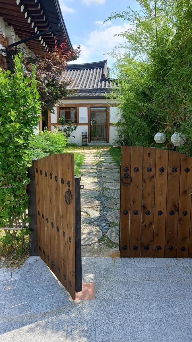Adam Guesthouse - Housity