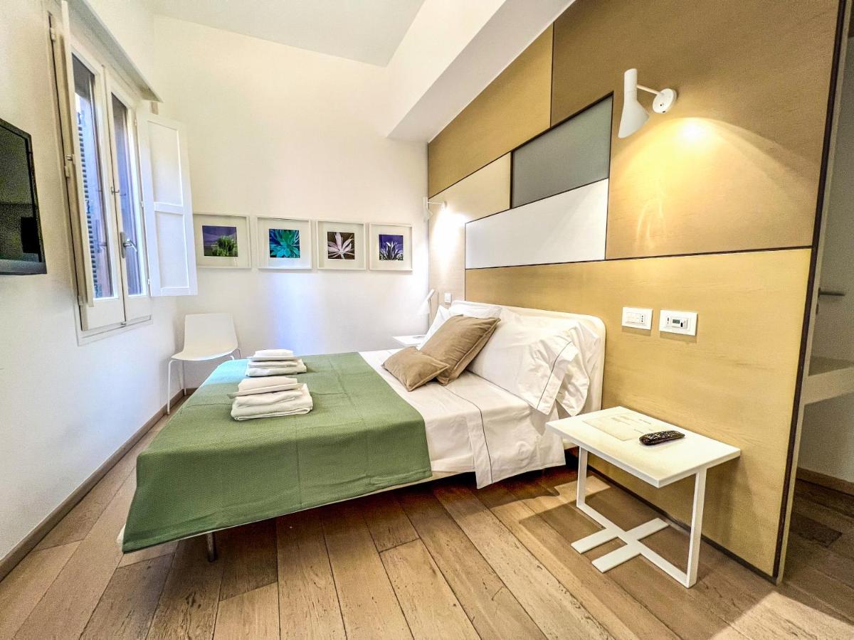 Santacroce Luxury Rooms - Housity