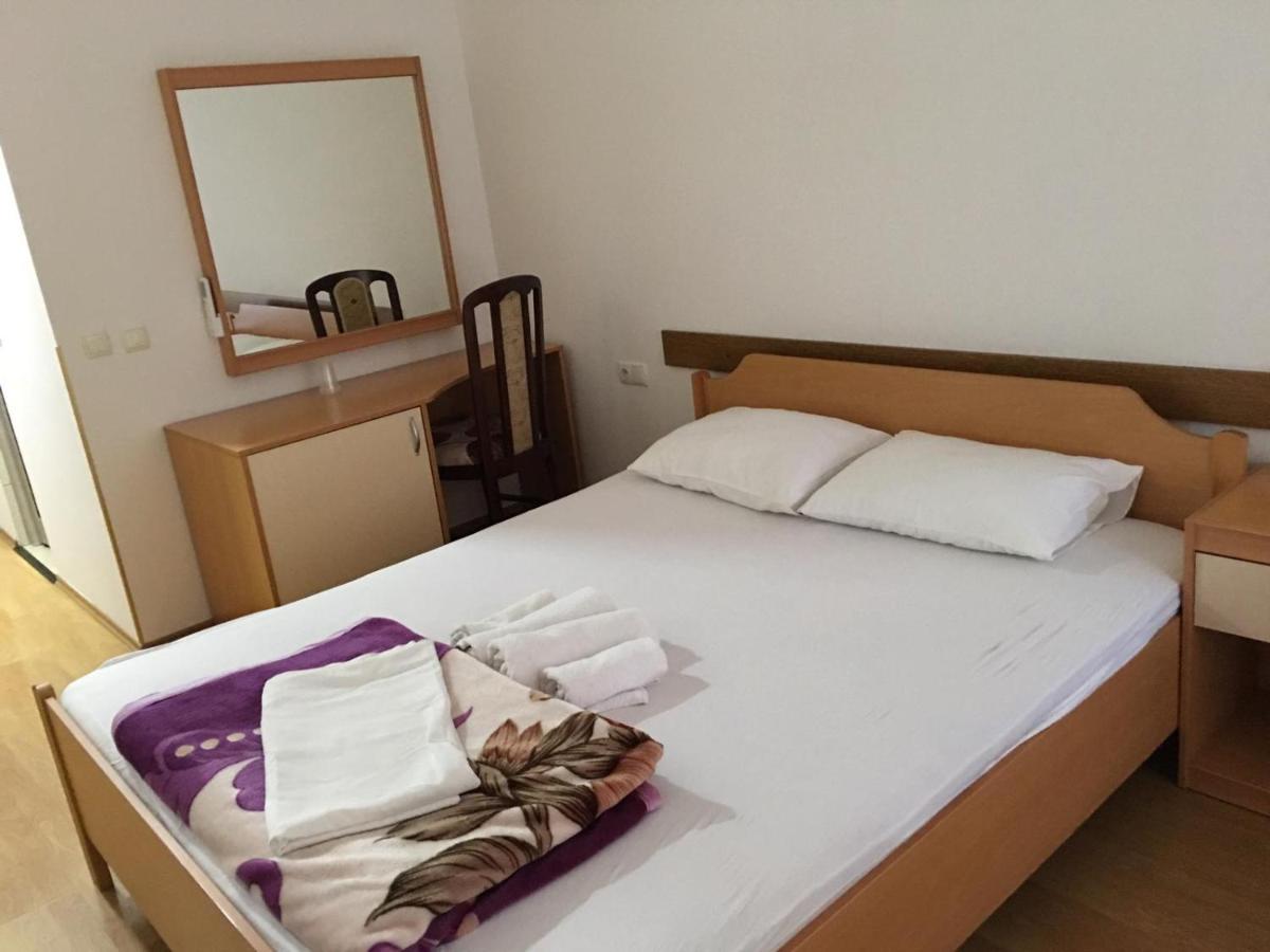 Hotel Diplomat - Housity