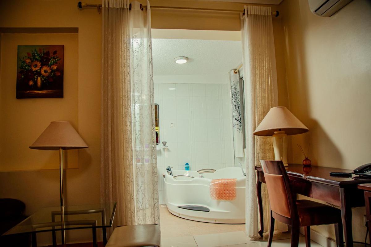 Shangri-la Hotel Muyenga - Housity