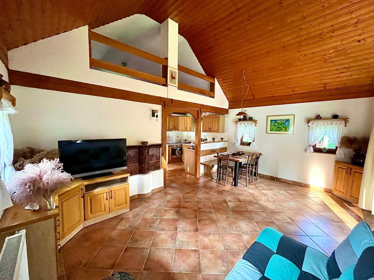 Cosy cottage in countryside - Housity