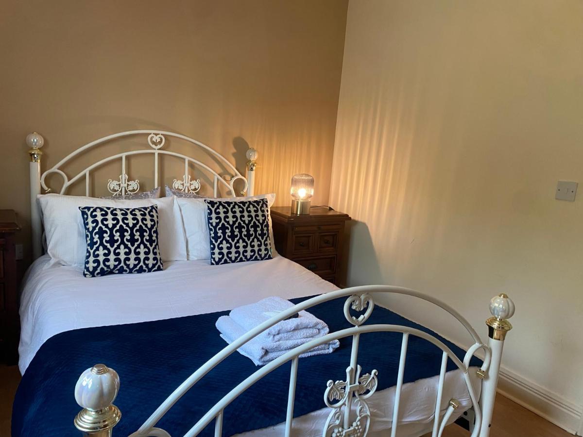 Kilronan 4 Bed House on castle grounds - Housity