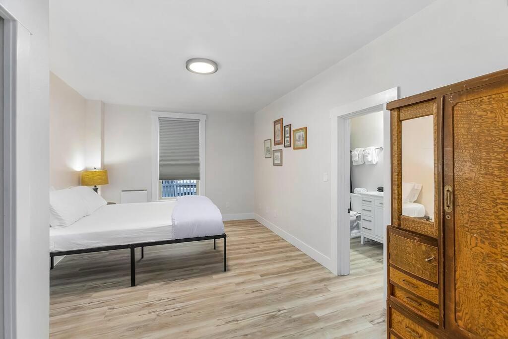 The Nighthawk Eyrie - Housity