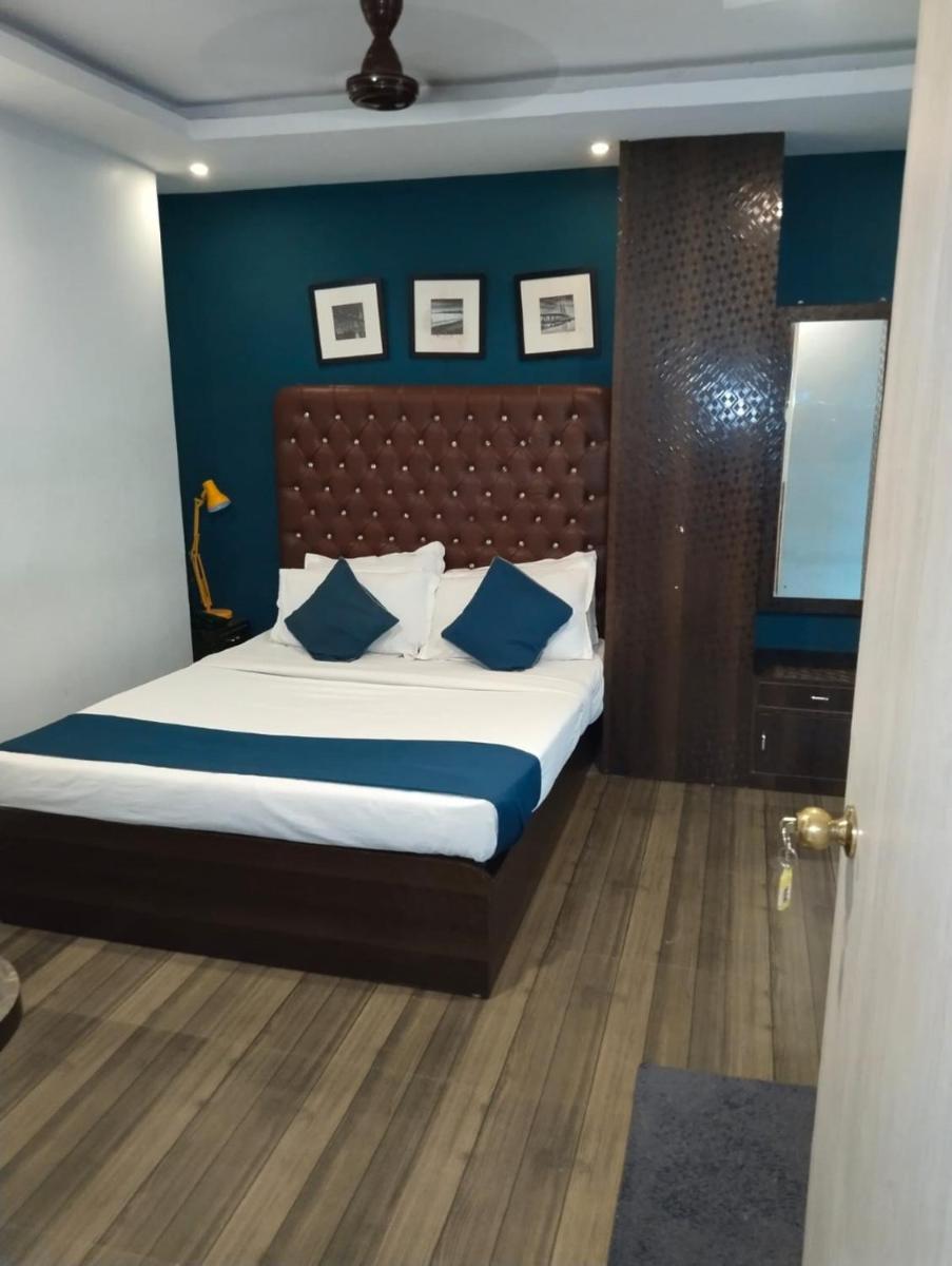 Suitetrails - Hotel Royal Crowne, Kolkata