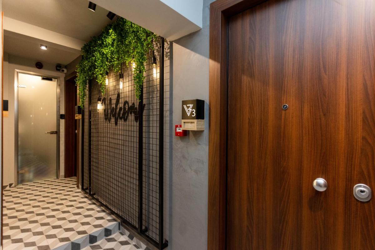 Valaoritou 3 Luxury Rooms - Housity