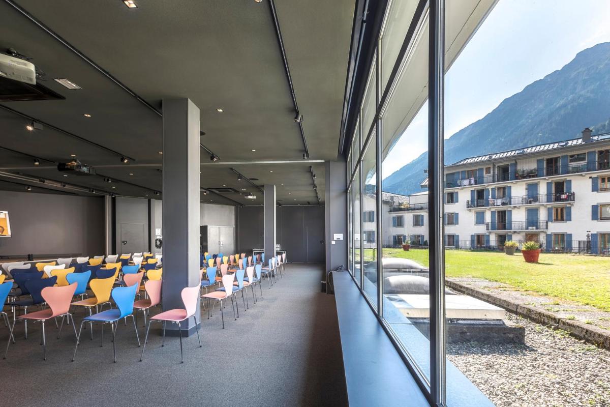 Vue générale sur la montagne ou vue sur la montagne depuis l'hôtel