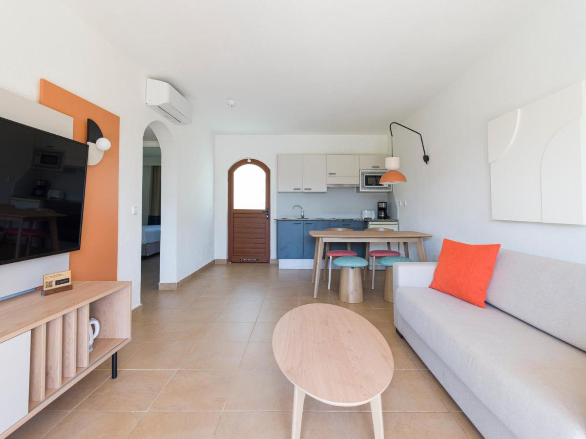 Una cocina o zona de cocina en HD Parque Cristobal Gran Canaria