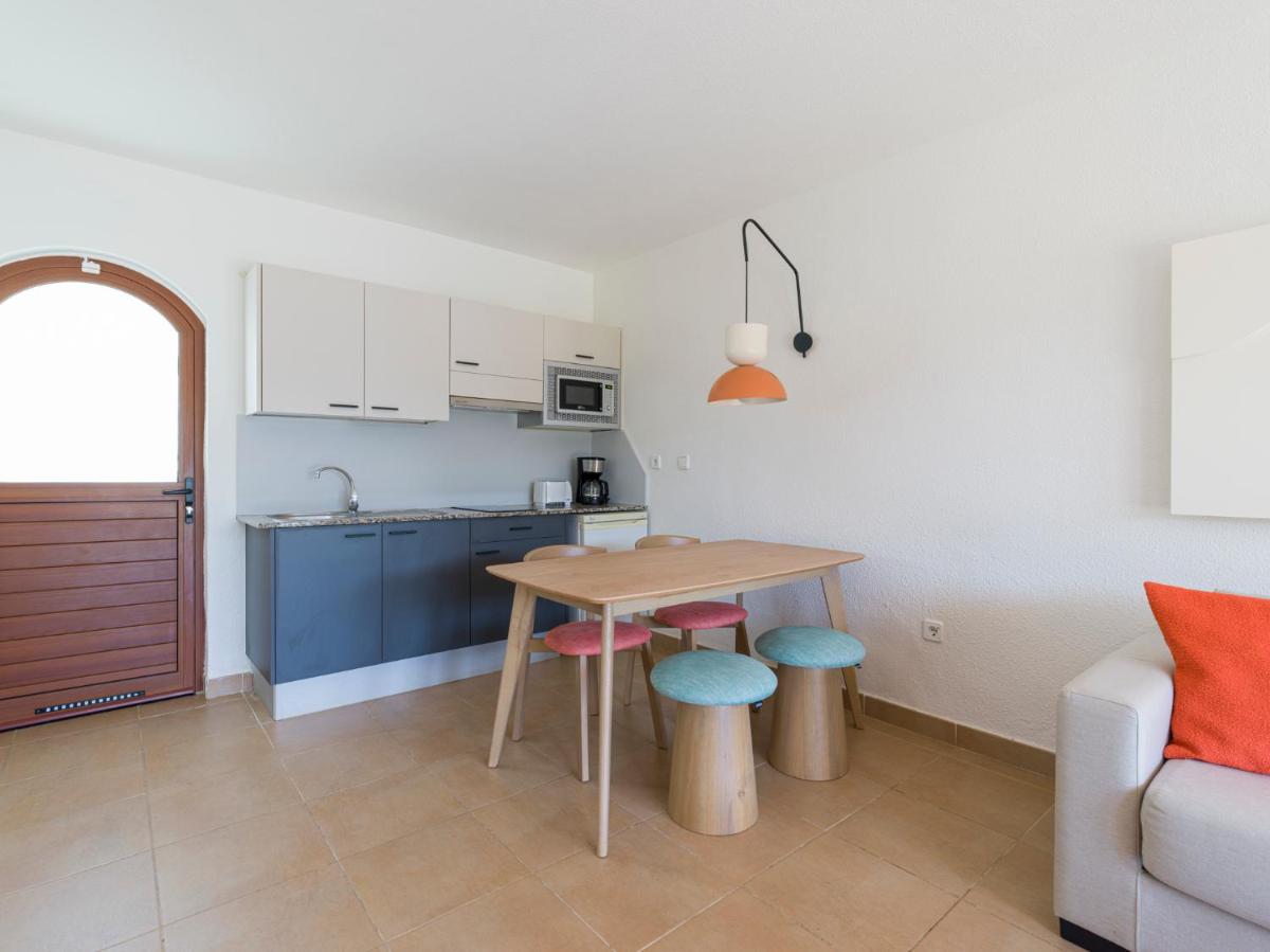 Una cocina o zona de cocina en HD Parque Cristobal Gran Canaria