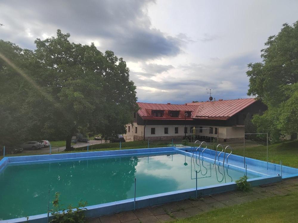 Penzion U kováře - vedlejší budova - Housity