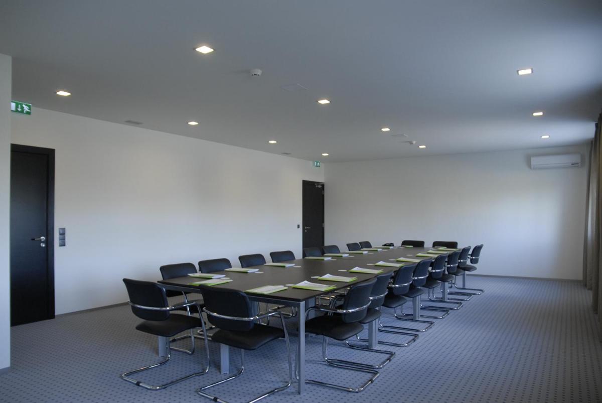 A área empresarial e/ ou a sala de conferências de Hotel dos Zimbros