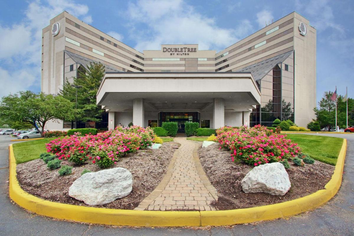 DoubleTree by Hilton Hotel Newark Airport - Housity