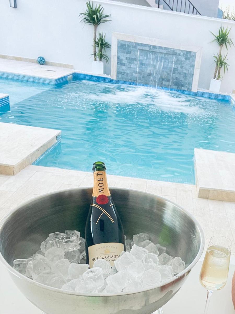 Luxury party villa - Housity