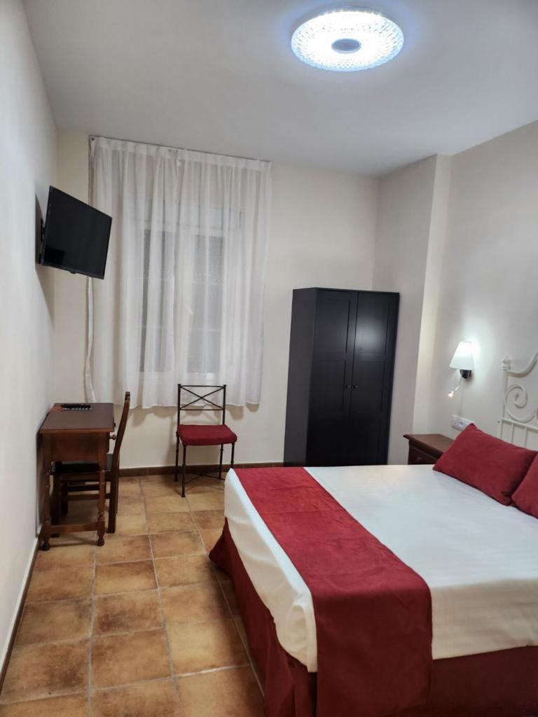 Hotel H28 Camas - Housity