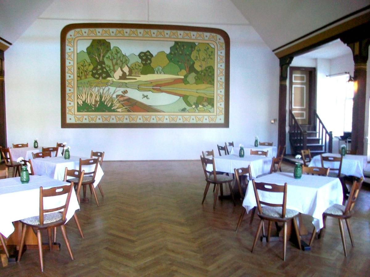 Hotel Zum goldenen Stern - Housity