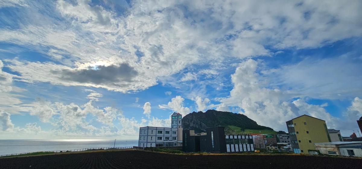Seongsan Morning Sunset - Housity