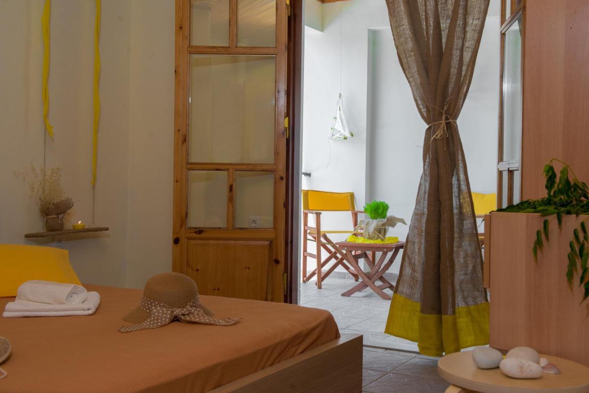 Summer Bed Nydri - Housity