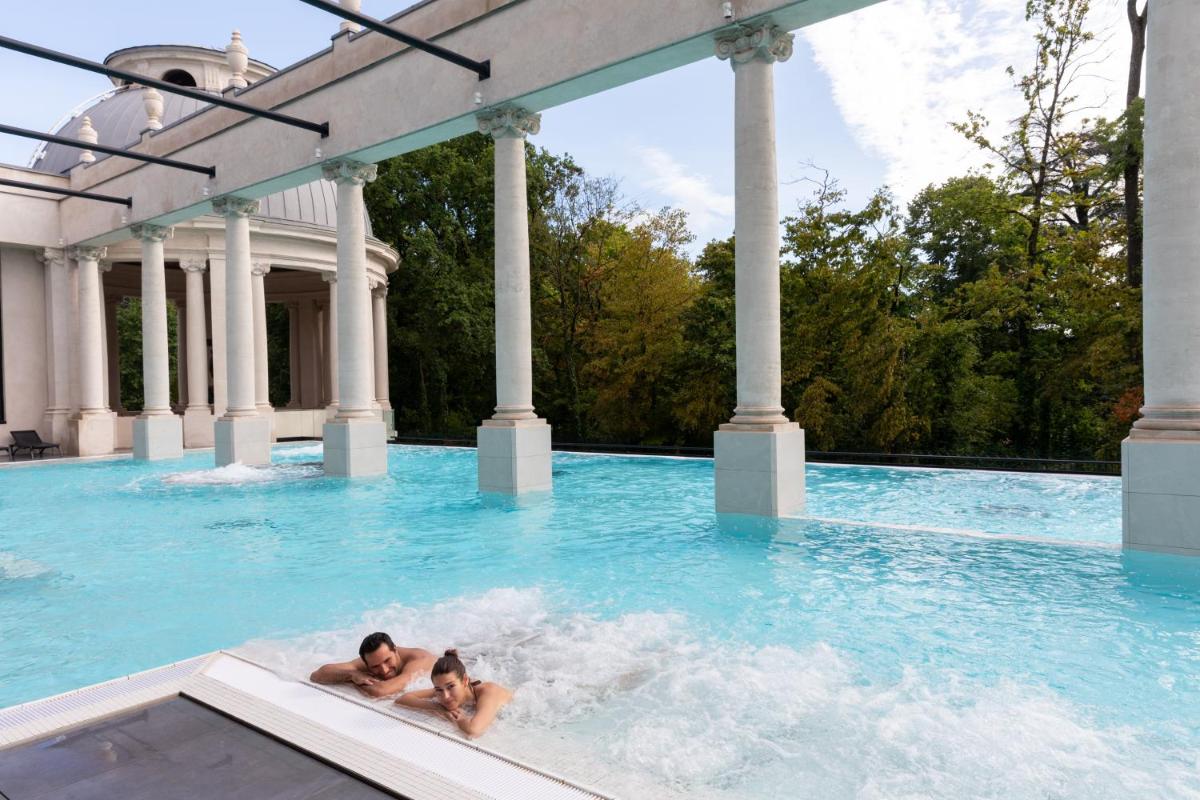 Piscine de l'établissement Villa Thermae Nancy ou située à proximité