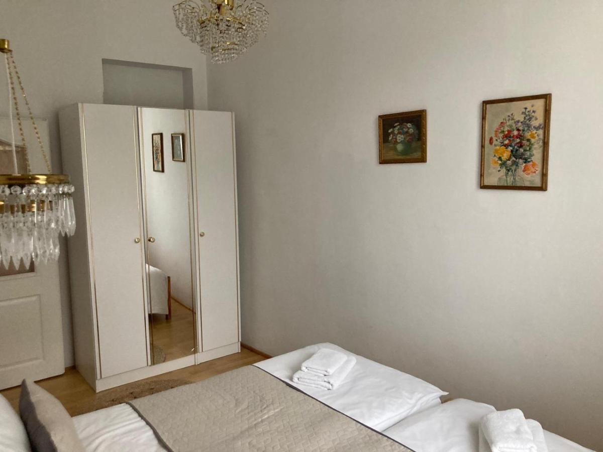 Three Rings Apartments - Housity