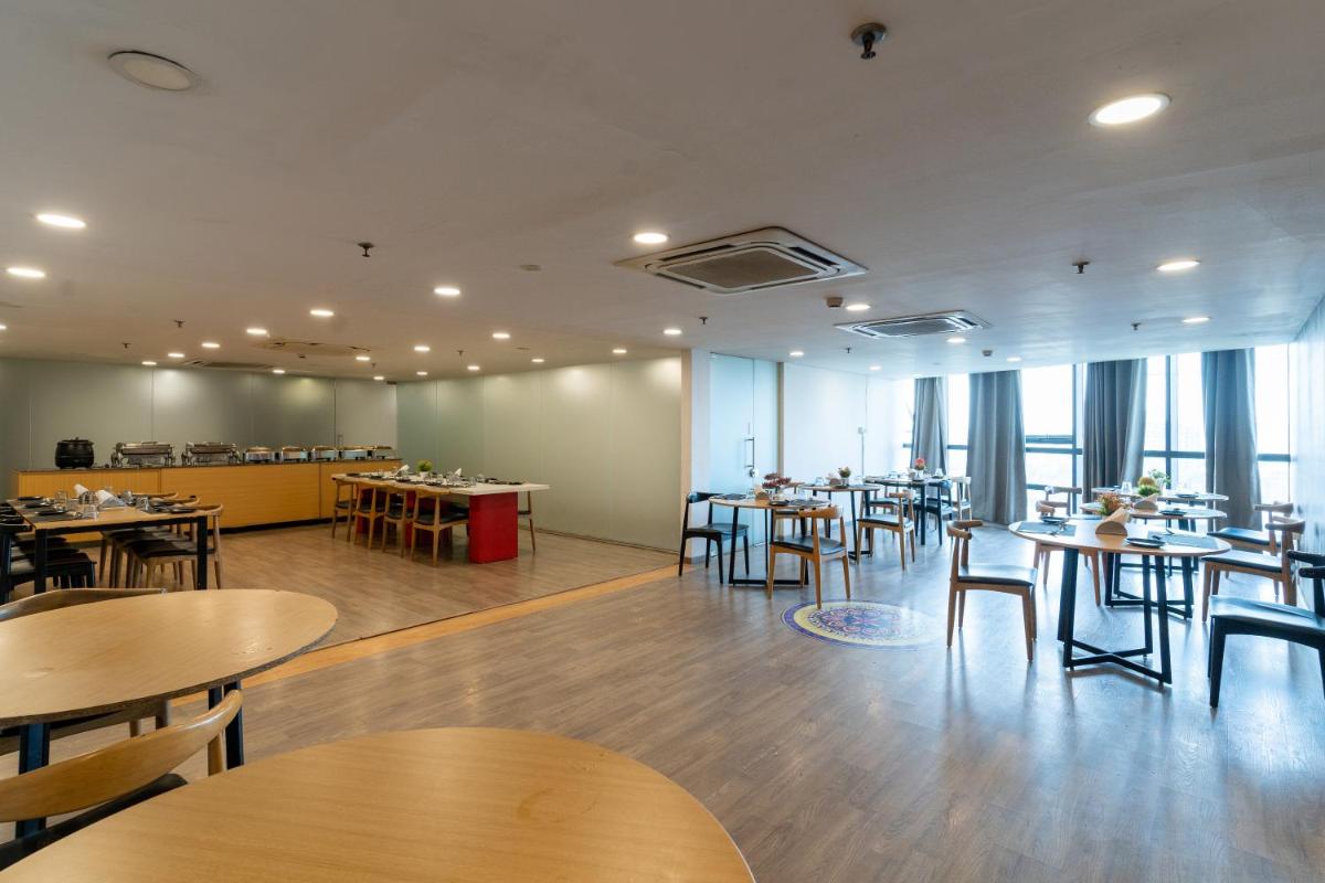 Hotel Sunflare - Housity