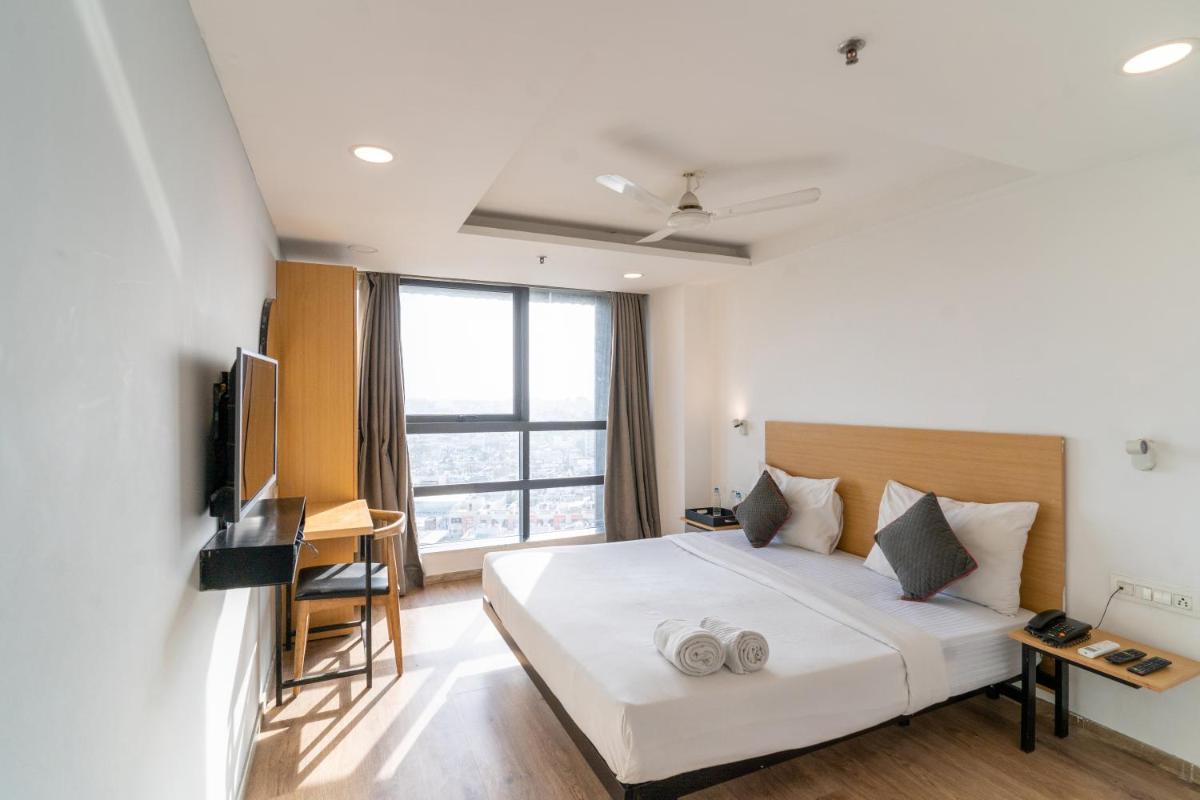 Hotel Sunflare - Housity