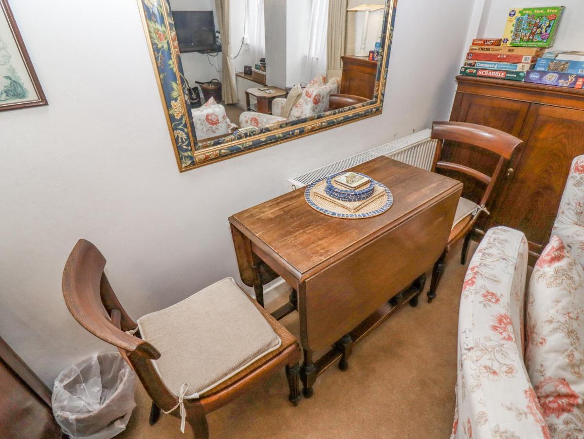 Newbury Cottage - Housity