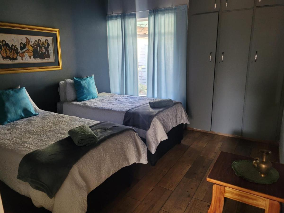 29B Zebra Street - InHimwe Guesthouse - Housity