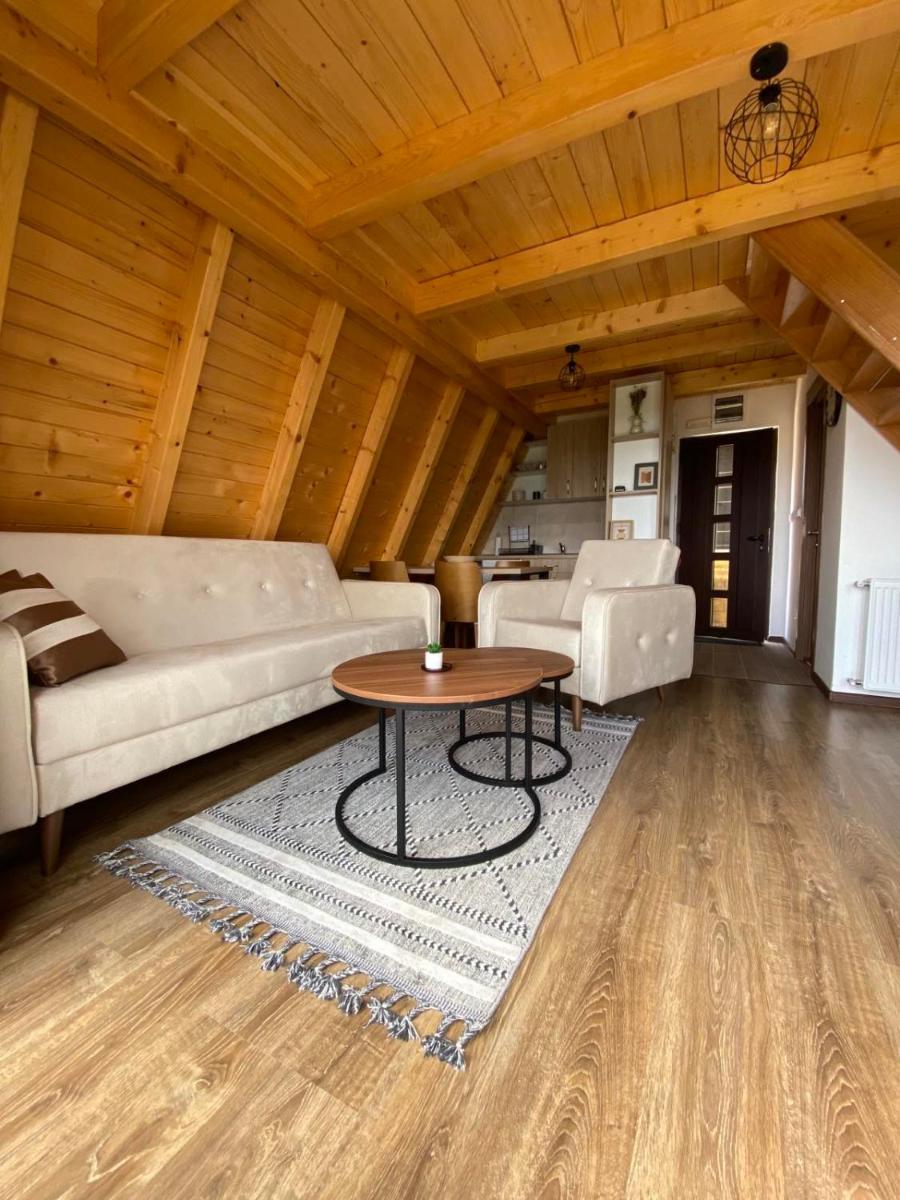 Zlatarski čardaci - Housity