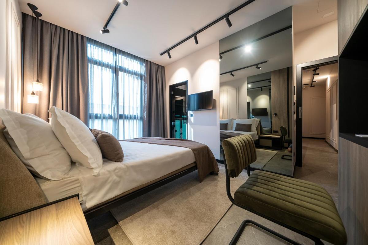 VELVET rooms & more - Housity