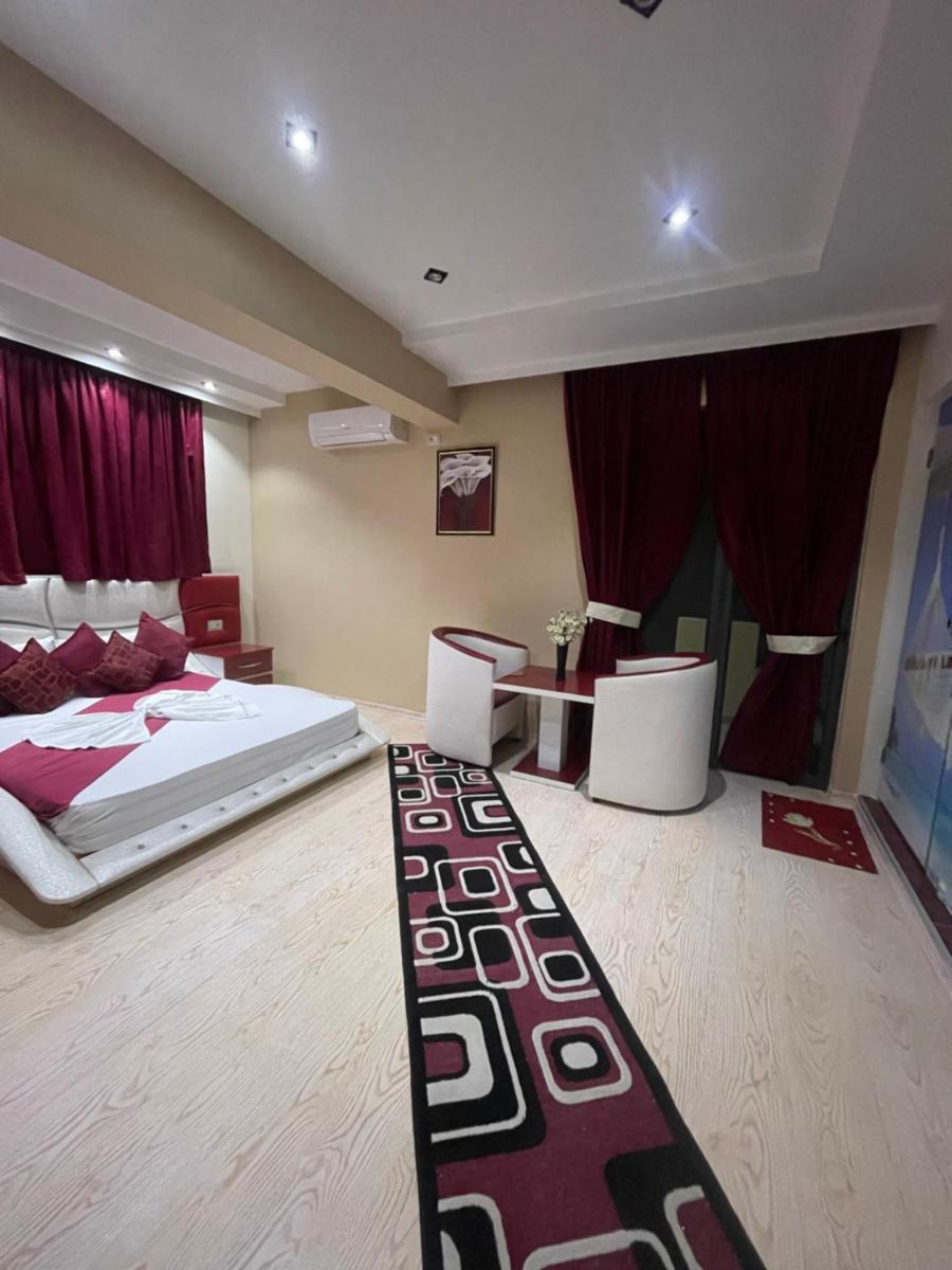 Hotel Selfo - Housity
