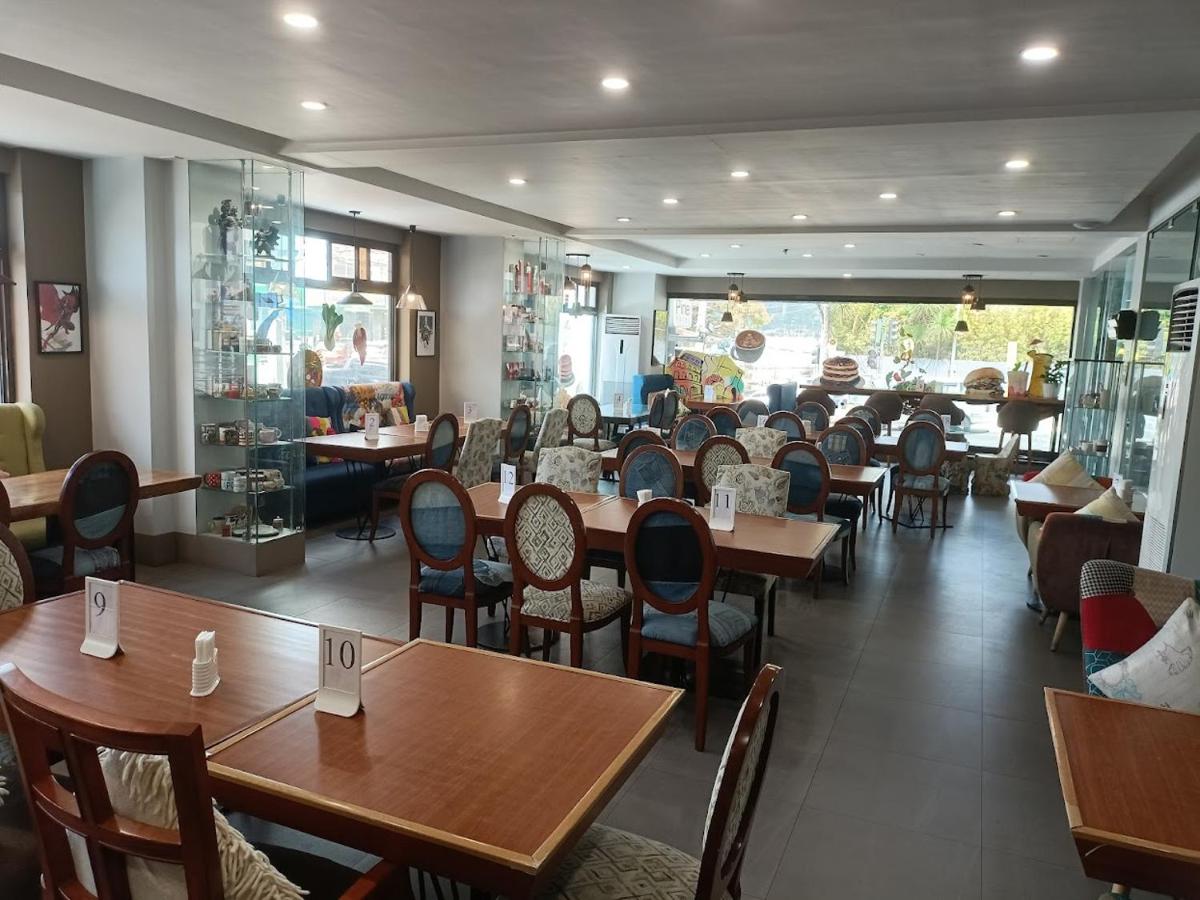 The Golden Pine Hotel - Hizvo