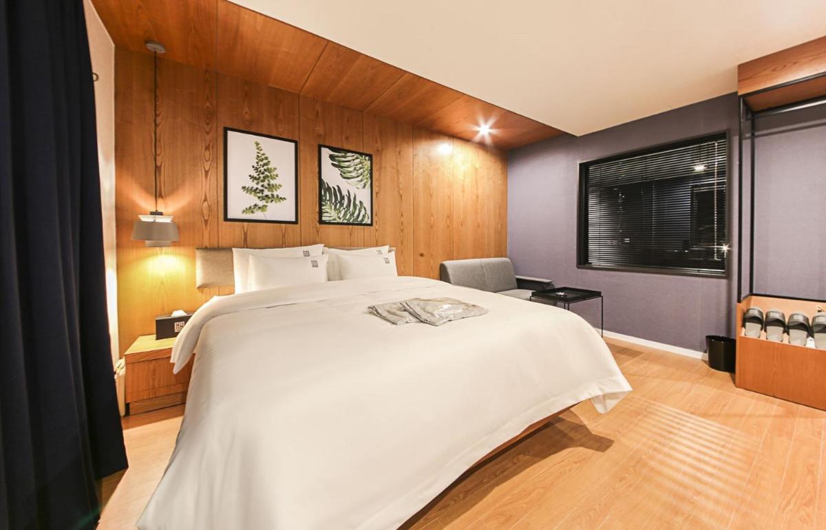 Gray 191 Hotel - Housity