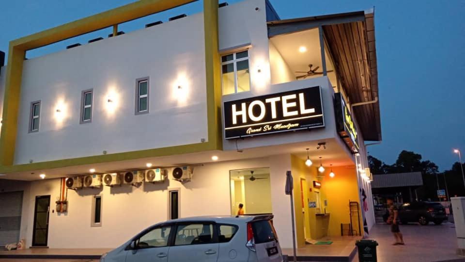 GRAND SRI MUADZAM HOTEL - Housity