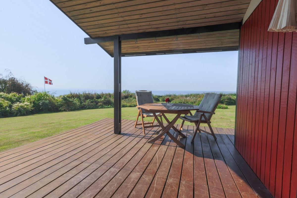 Magnificent house with splendid view to the sea - Housity
