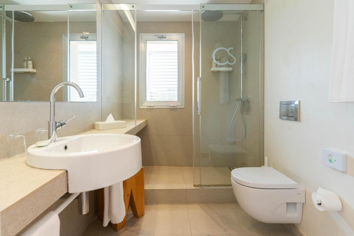 Un baño de Hotel Cala Saona & Spa